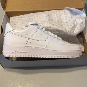 Nike Air Force 1 '07
Men's Shoes